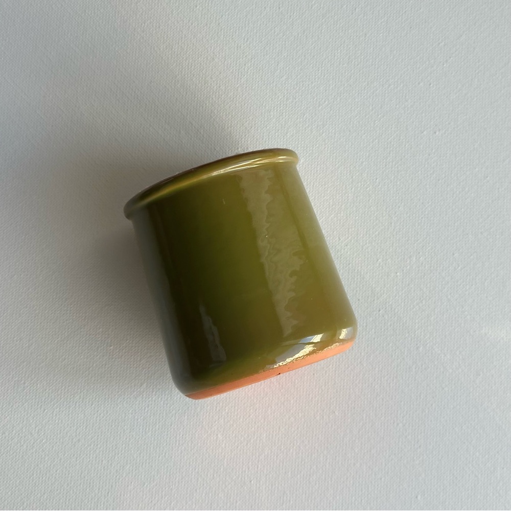 *Limited Edition* La Fermière Yogurt Olive Green Clay Jar 4.9 oz - Picture 2 of 6